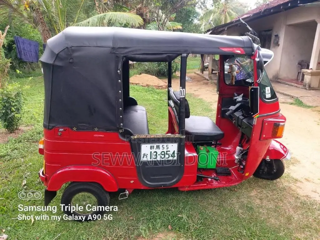 Bajaj RE 205 2012 Three Wheel (Used)