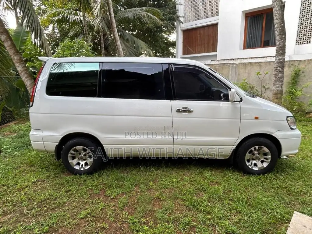 Toyota Noah CR42 Flatroof 2002 Van (Used)