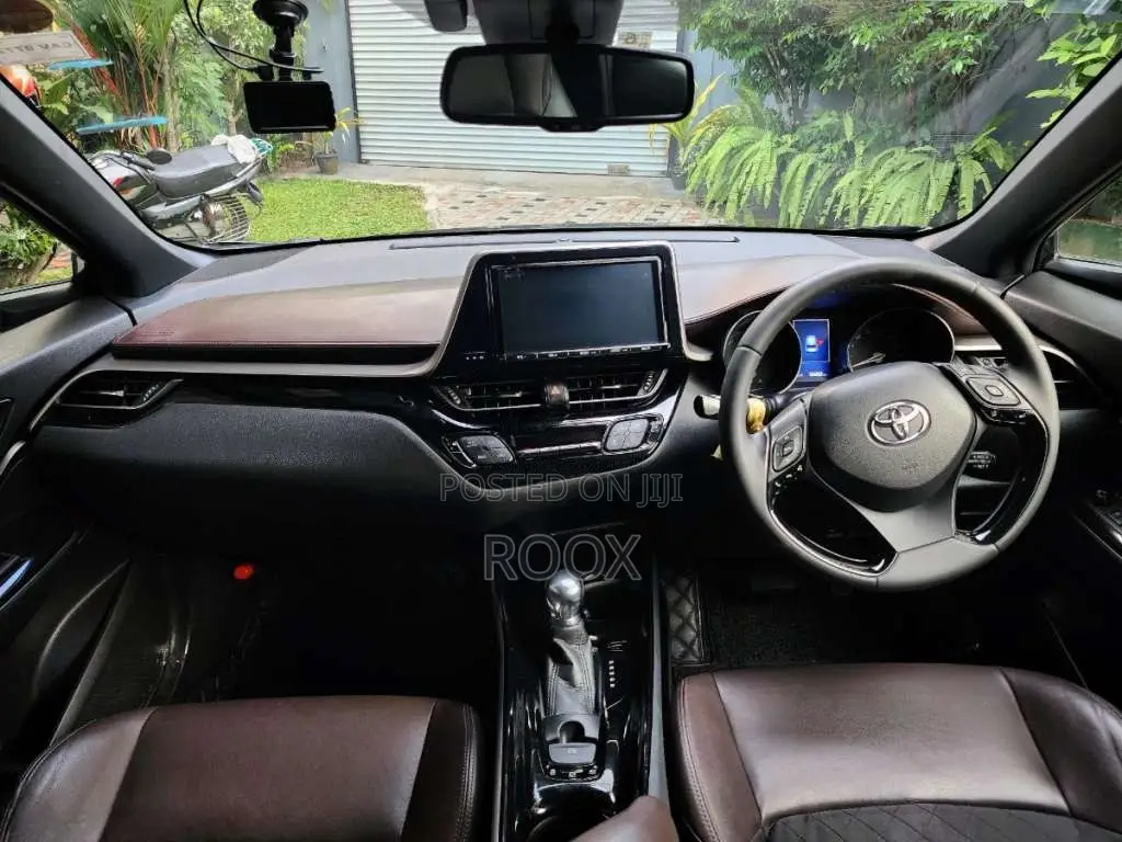Toyota CHR HYBRID NGX10 2017 SUV (Used)