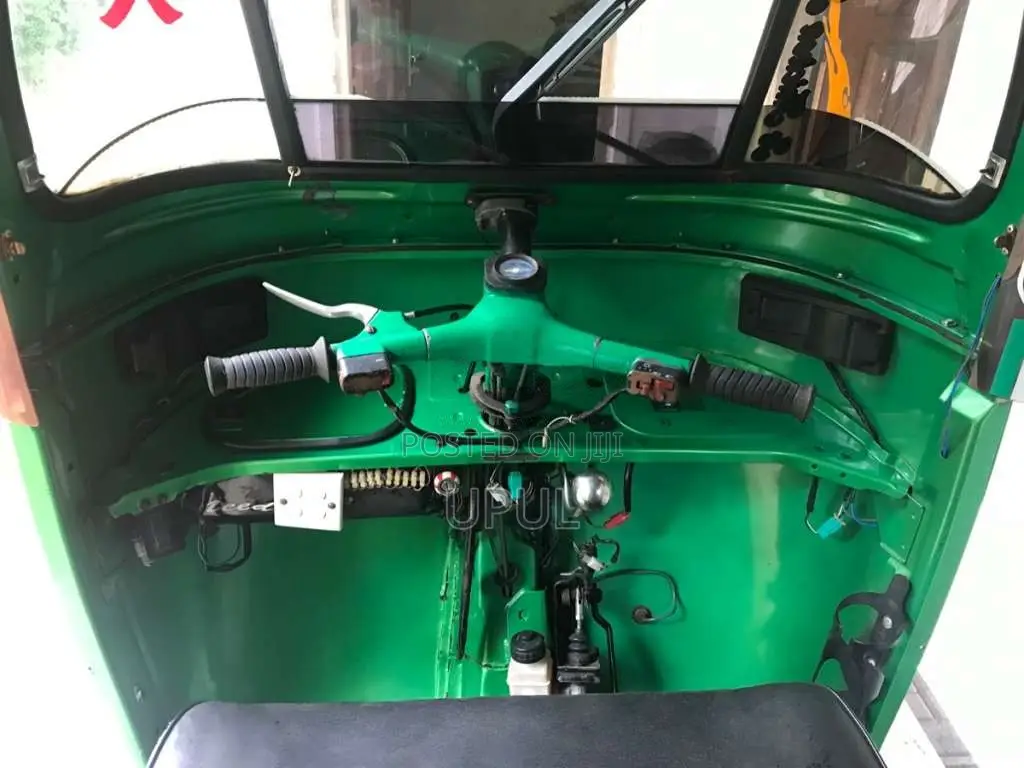 Bajaj RE 2 Stroke 2006 Three Wheel (Used)