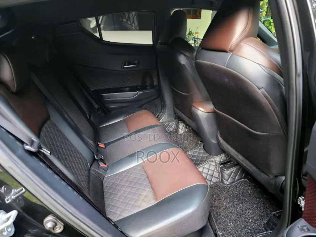 Toyota CHR HYBRID NGX10 2017 SUV (Used)