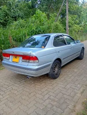 Nissan SUNNY FB15 2004 Car (Used)