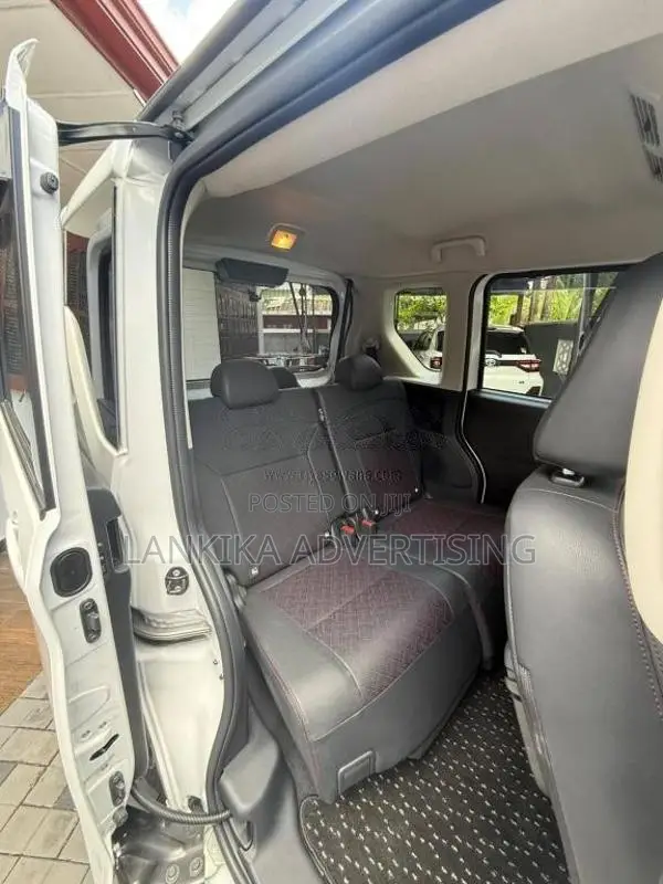 Nissan Roox X STAR S HYBRID 2024 SUV (Used)