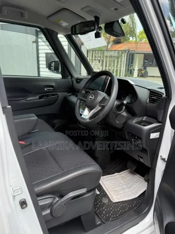 Nissan Roox X STAR S HYBRID 2024 SUV (Used)