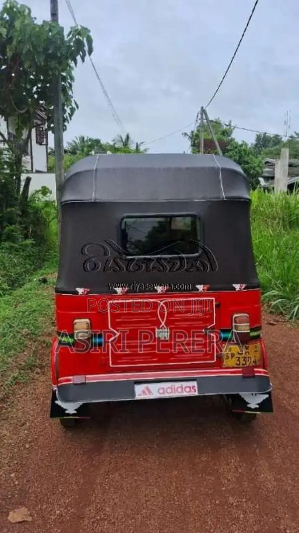 Bajaj RE 2 Stroke 2005 Three Wheel (Used)