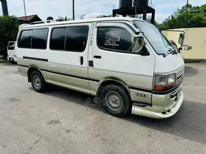 Toyota Dolphin LH113 Long 1993 Van (Used)