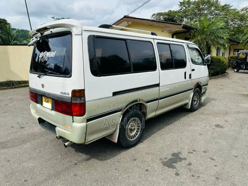 Toyota Dolphin LH113 Long 1993 Van (Used)