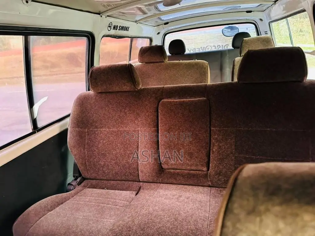Toyota Dolphin LH113 Long 1993 Van (Used)
