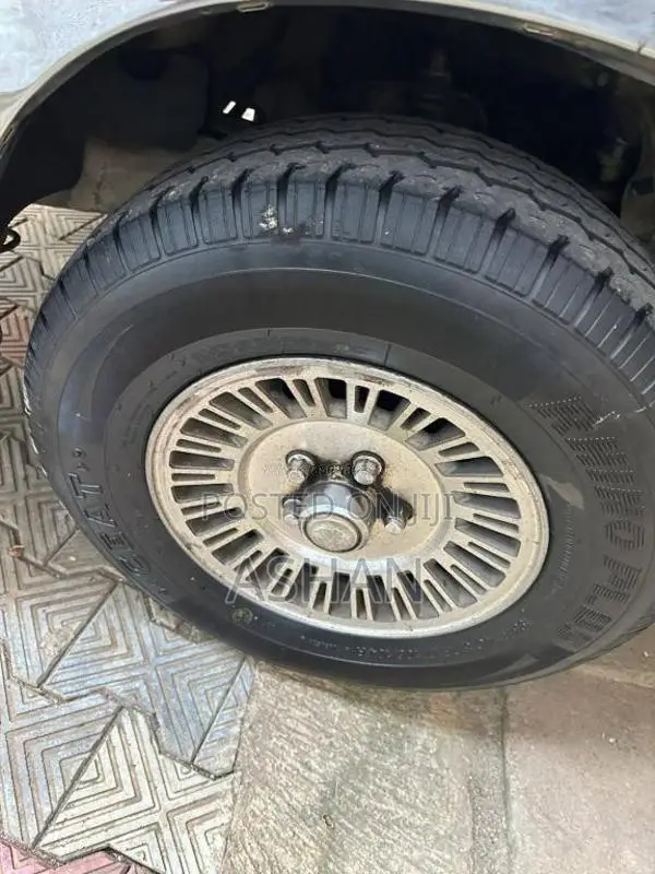 Toyota Dolphin LH113 Long 1993 Van (Used)