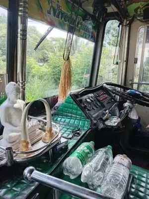 Ashok-Leyland Viking 2004 Bus (Used)