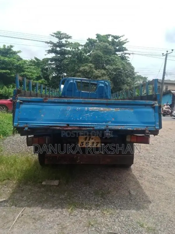 Toyota Elf 350 1983 Lorry (Used)