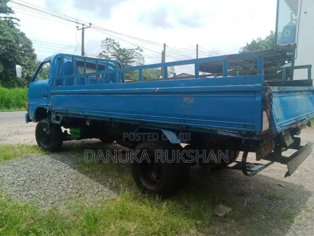 Toyota Elf 350 1983 Lorry (Used)
