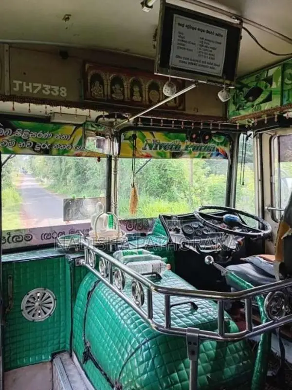 Ashok-Leyland Viking 2004 Bus (Used)