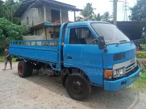 Toyota Elf 350 1983 Lorry (Used)