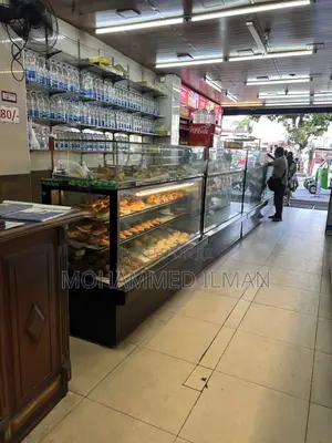 6feet Granite Sinmag Brand Cake and Bun Display Showcases