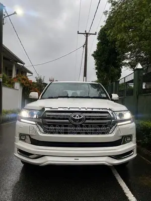 Toyota Land Cruiser Sahara 2016