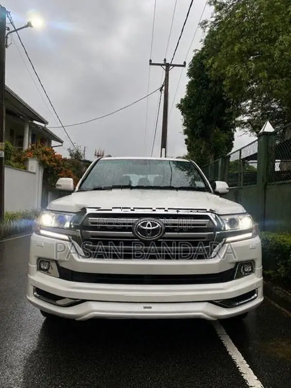 Toyota Land Cruiser Sahara 2016