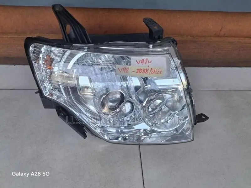 Mitsubishi Montero V98W Head Lamp Right Side