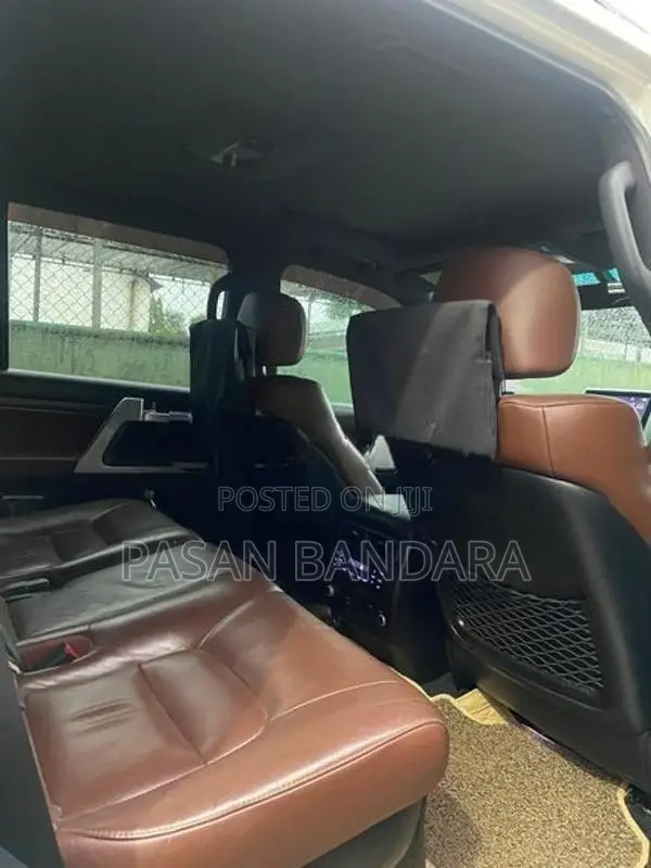 Toyota Land Cruiser Sahara 2016