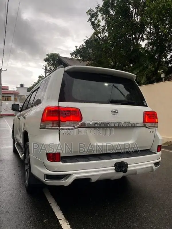 Toyota Land Cruiser Sahara 2016