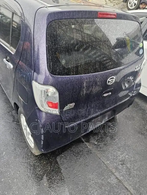 Daihatsu Mira LA300 Dicky Door