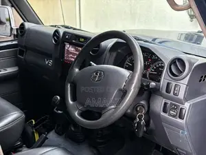 Toyota Land Cruiser 79 2018