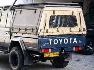 Toyota Land Cruiser 79 2018