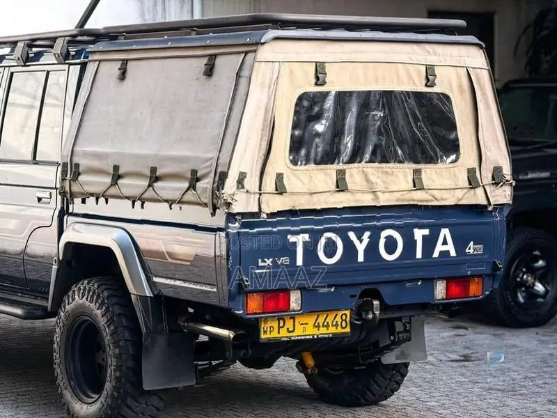 Toyota Land Cruiser 79 2018