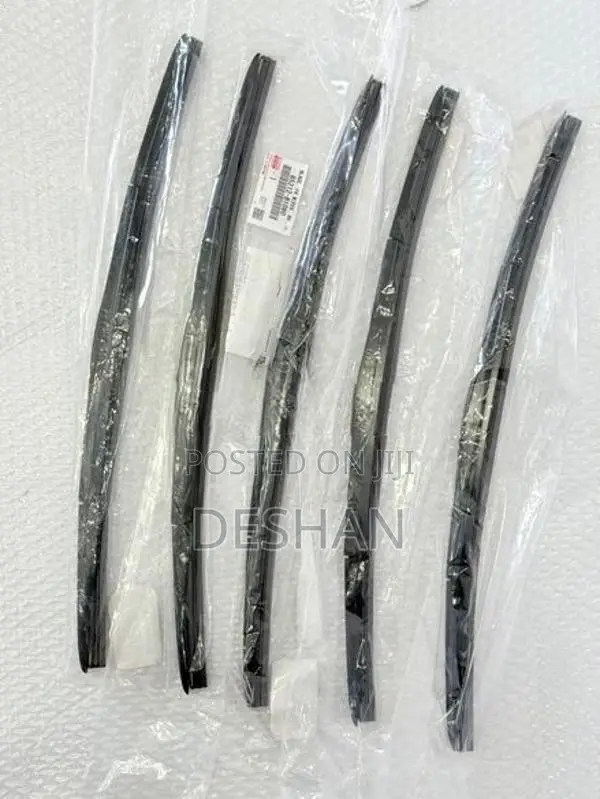 Toyota raize wiper blade pair genuine