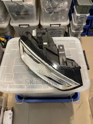 Genuine Audi Q3 2017 Xenon Driver Headlight Light