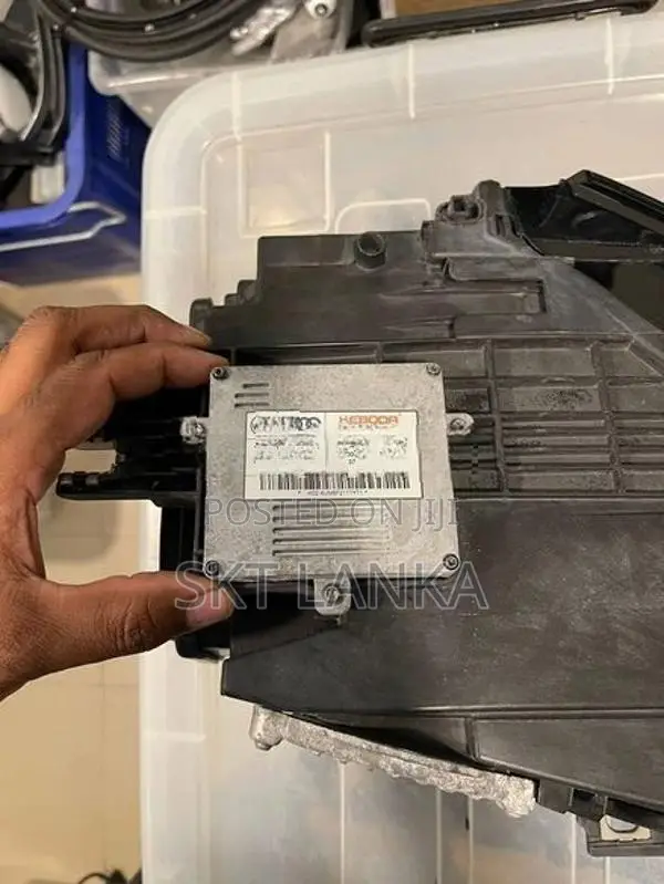 Genuine Audi Q3 2017 Xenon Driver Headlight Light
