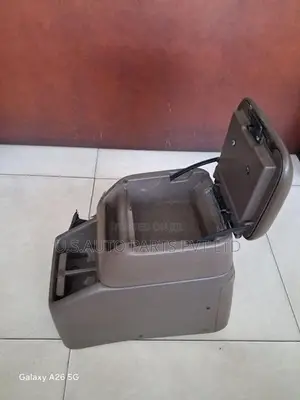 Toyota Land Cruiser Prado KZJ95 Console Box