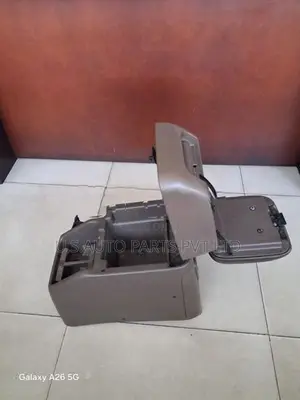 Toyota Land Cruiser Prado KZJ95 Console Box