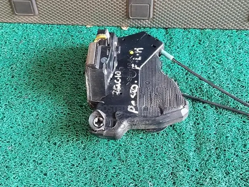 Toyota Passo KGC10 Front Door Lock Actuator