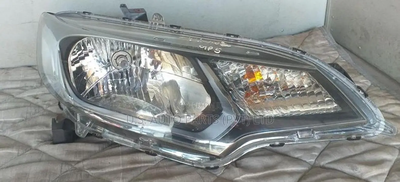 Honda FIT - GP5 Head Light Left and Right
