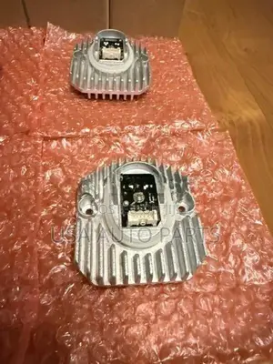 BMW 530 head light units LHS/RHS