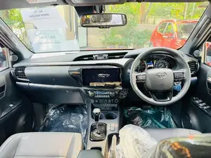 Toyota Hilux Rocco B5 2.8L B/NEW 2025