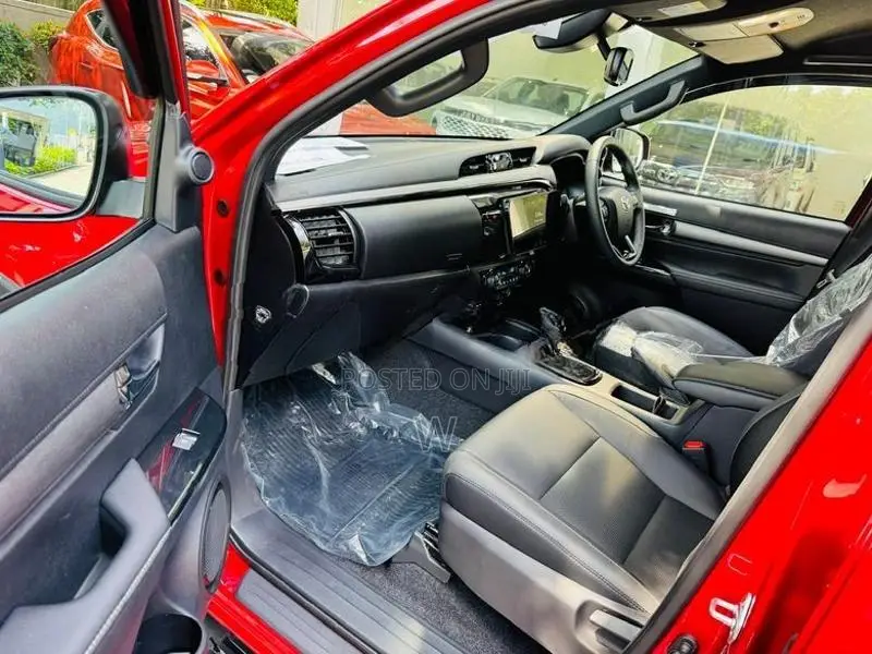 Toyota Hilux Rocco B5 2.8L B/NEW 2025