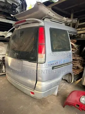 Toyota Townace CR42 Noah High Roof Back Cut