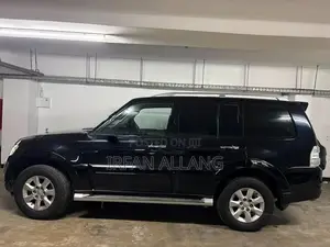 Mitsubishi Montero 2011