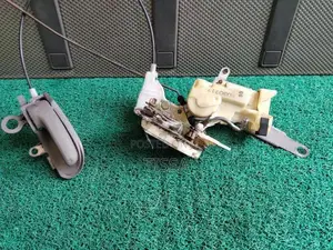 Toyota Vitz SCP10 Front Door Lock Actuator