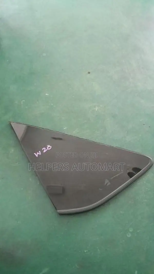 Toyota Prius W20 Quater Glass