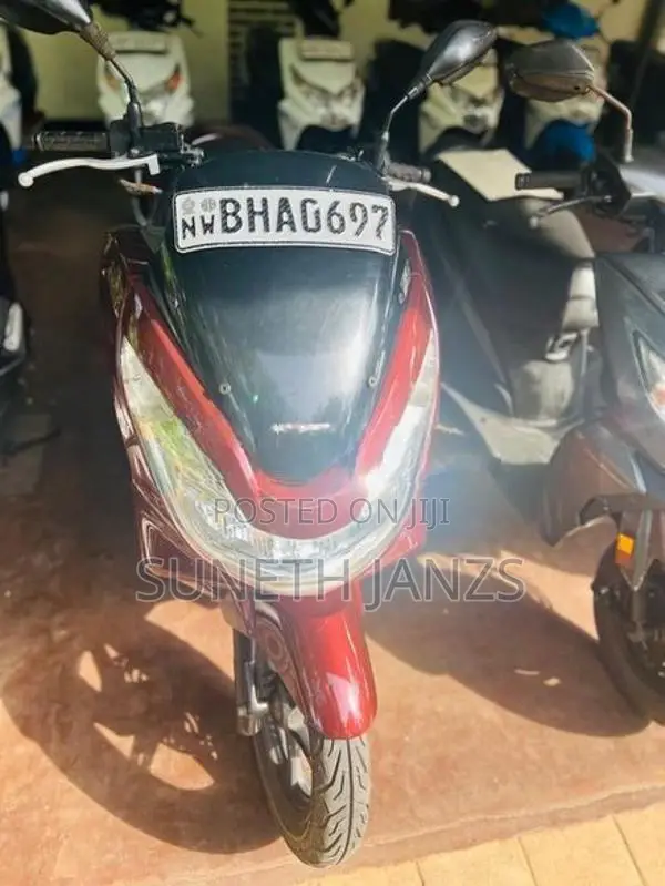 Honda PCX 125 merun 2017