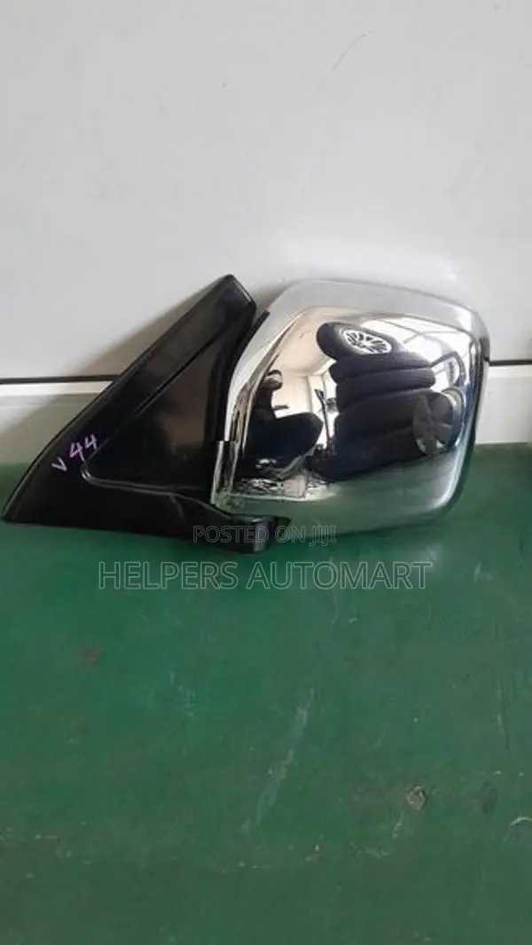 Mitsubishi Pajaro intercooler V44 Side Mirror