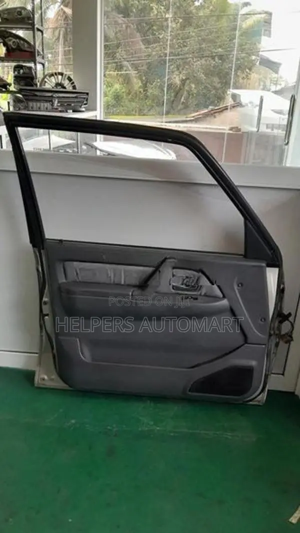 Mitsubishi Pajaro intercooler V44 Front Door