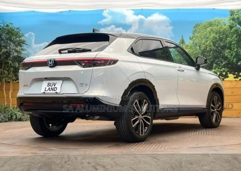 Honda Vezel Z PLAY PREMIUM 2024