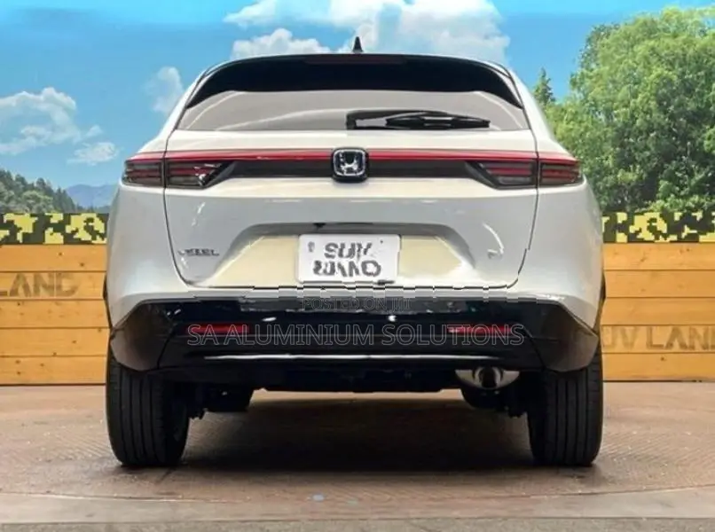 Honda Vezel Z PLAY PREMIUM 2024