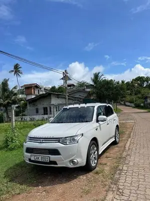 Mitsubishi Outlander 2013