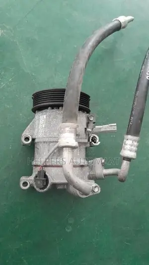 Toyota Vitz KSP130 AC compressor
