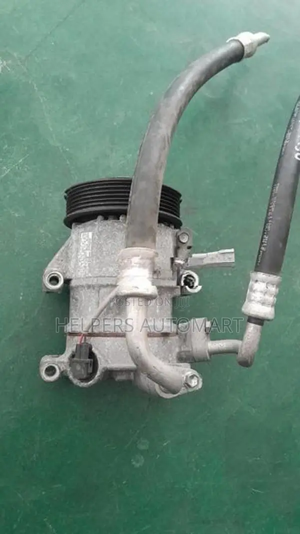 Toyota Vitz KSP130 AC compressor